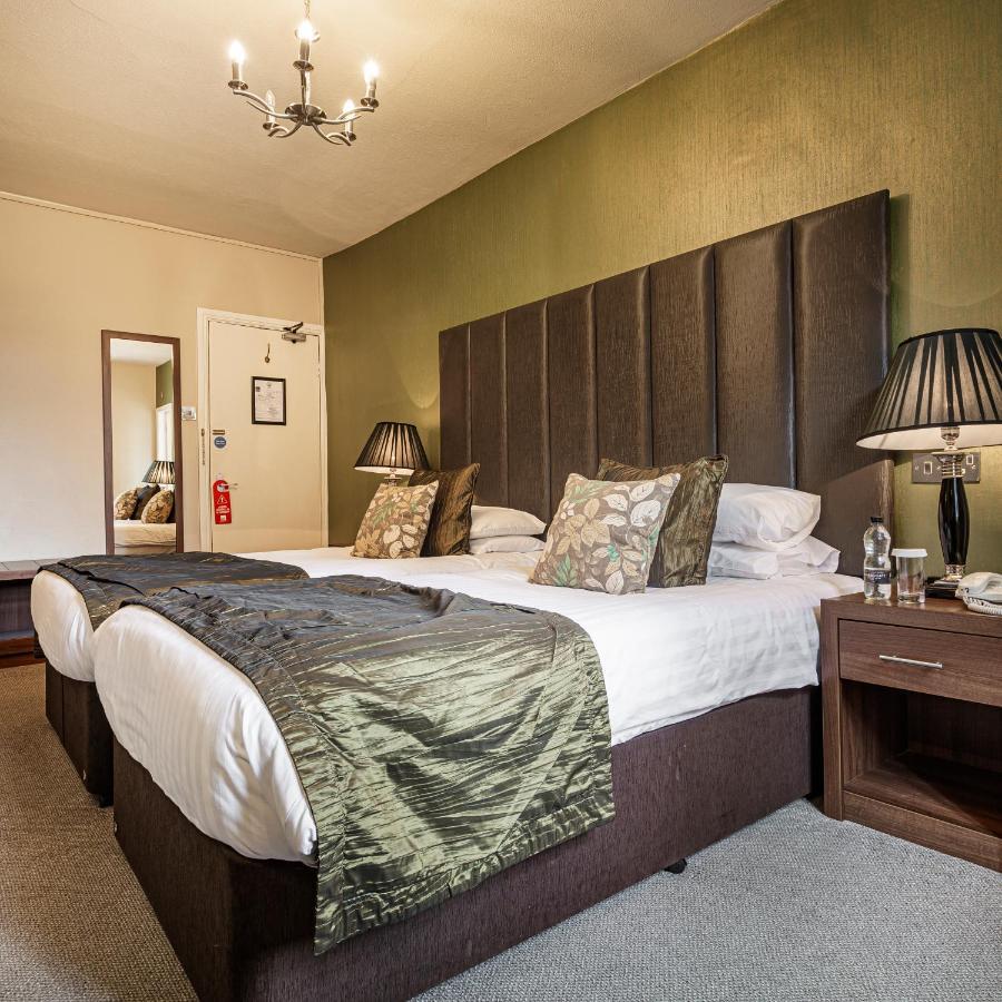 The Royal Oak Hotel, Welshpool, Mid Wales 외부 사진