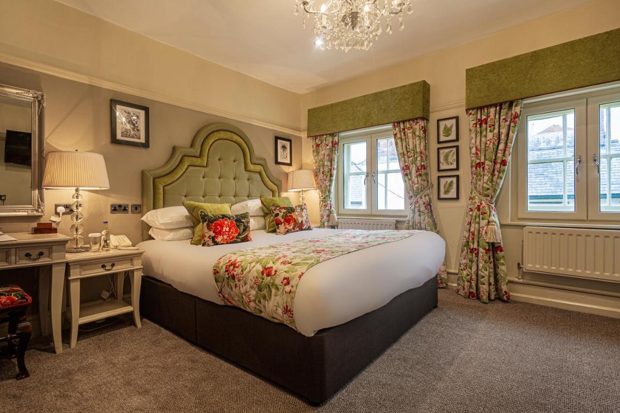 The Royal Oak Hotel, Welshpool, Mid Wales 외부 사진