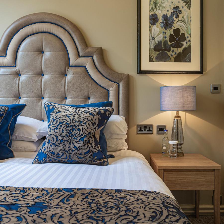 The Royal Oak Hotel, Welshpool, Mid Wales 외부 사진