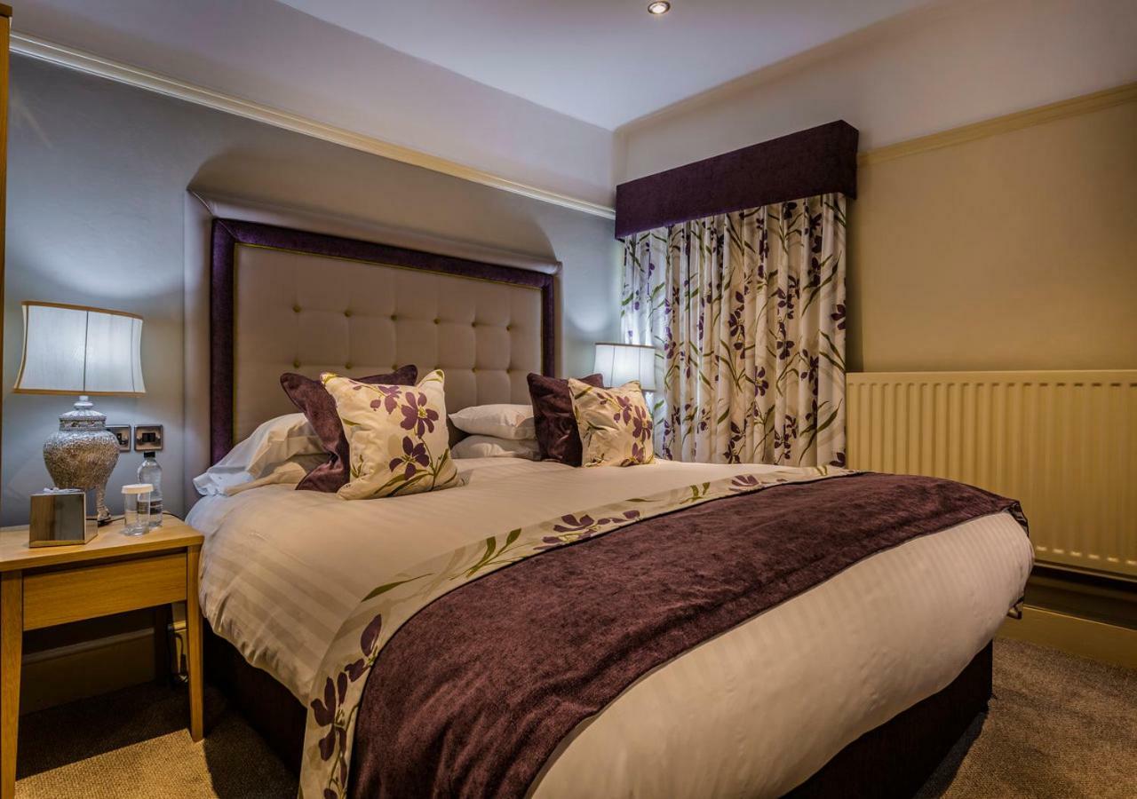 The Royal Oak Hotel, Welshpool, Mid Wales 외부 사진