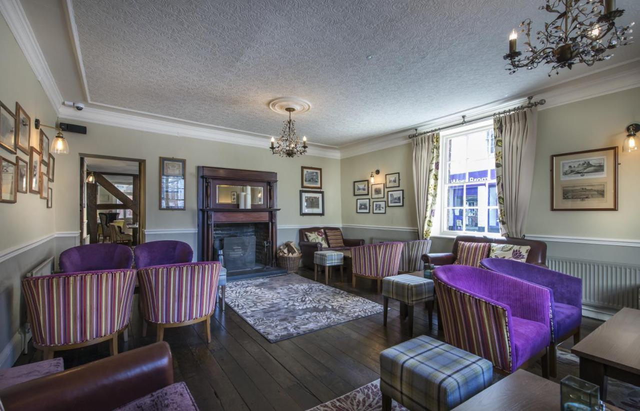 The Royal Oak Hotel, Welshpool, Mid Wales 외부 사진